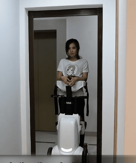 Intelligent Mobility Aid Robovert XZ - Image 4